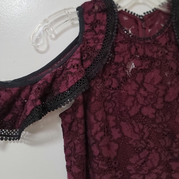 Alexis X Revolve Evie Lace Ruffle Midi Dress Burgundy Cold Shoulder Size XS - Picture 7 of 16